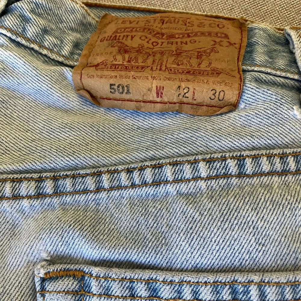 Levi's Classic Light Blue Jeans 42 x30 button fly.